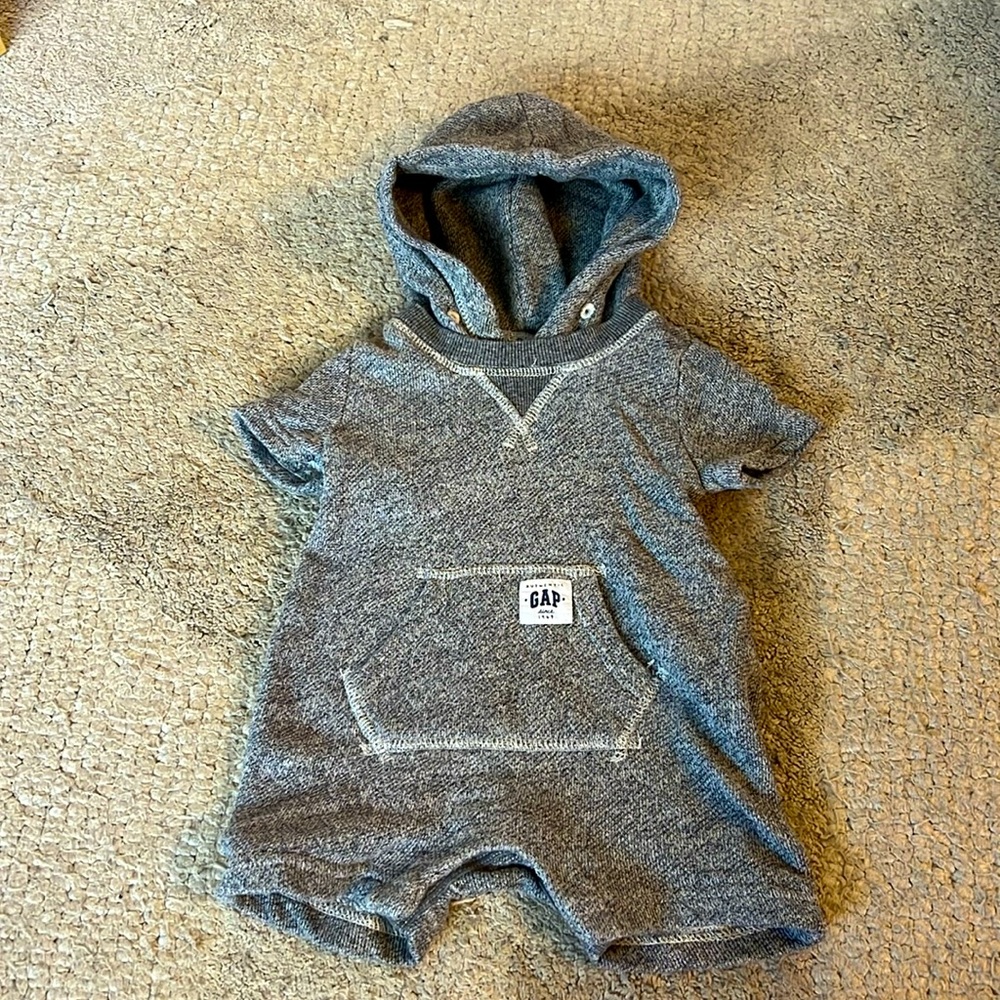 Gap short sweat suit
